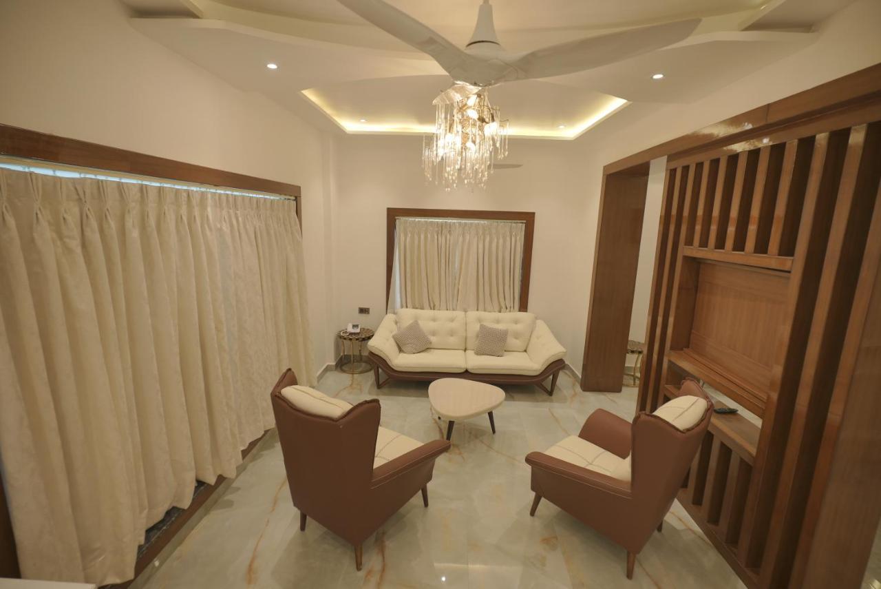 Golden Stone Resorts Alīgarh Exterior foto
