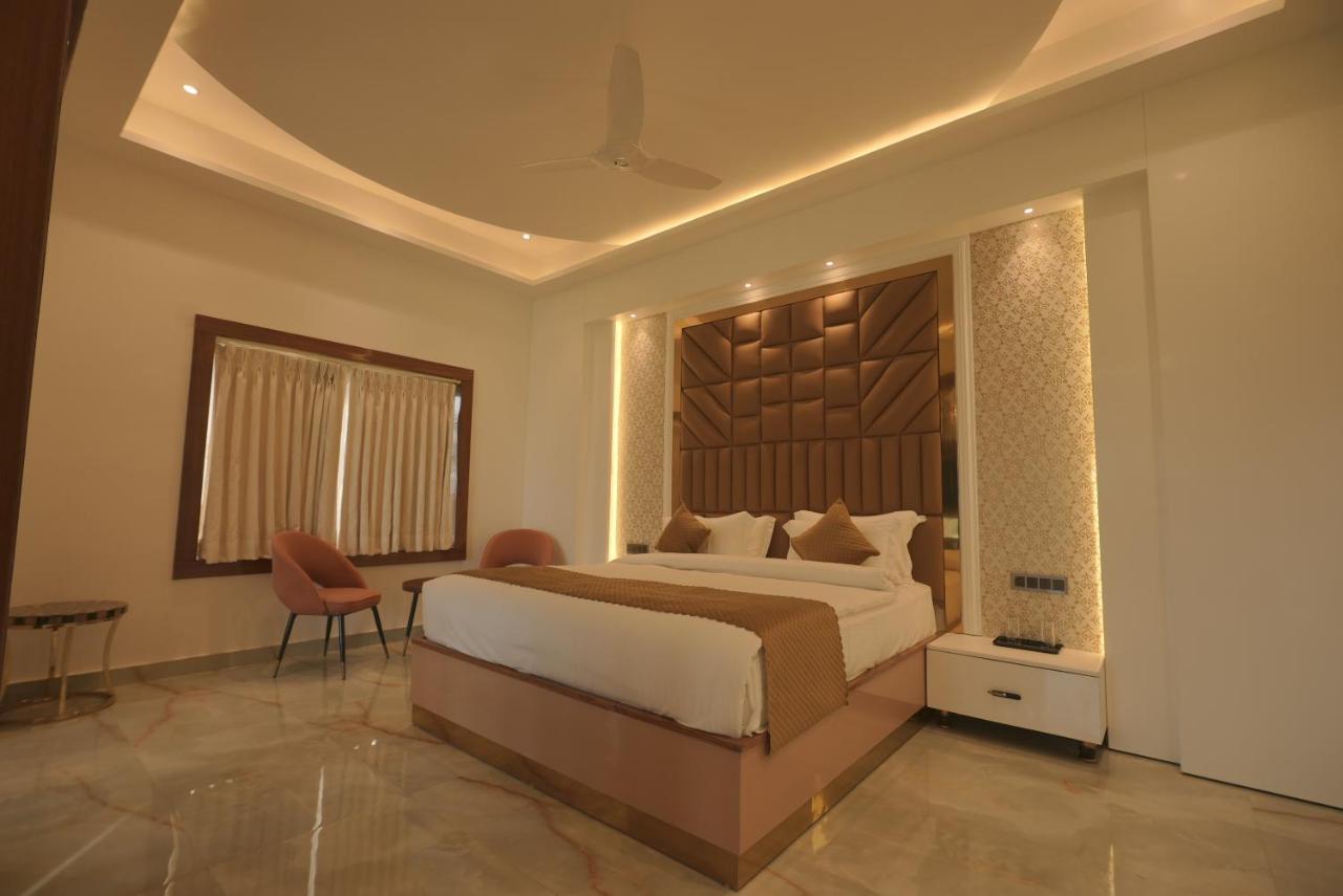 Golden Stone Resorts Alīgarh Exterior foto