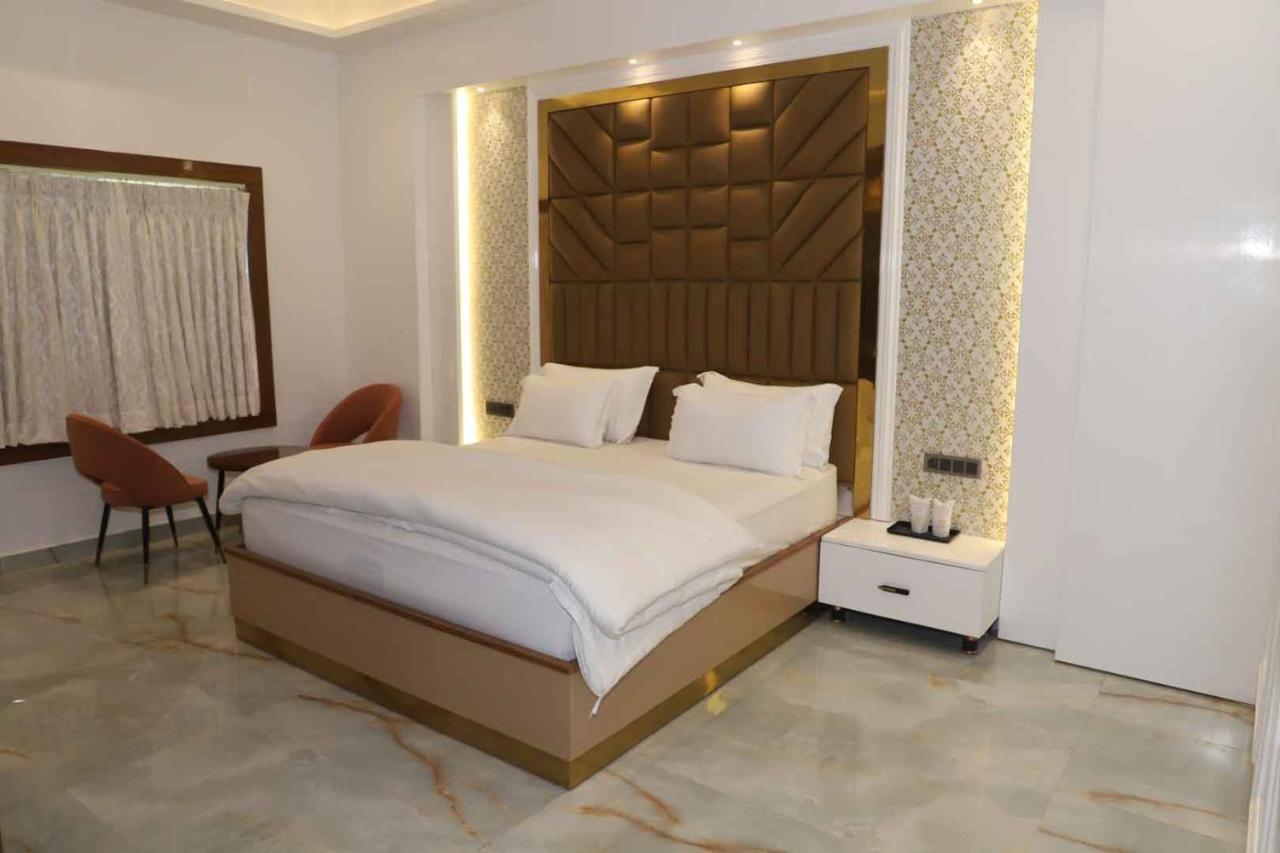 Golden Stone Resorts Alīgarh Exterior foto